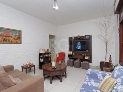 Casa à venda com 150m², 3 quartos, 1 vaga no bairro Ipanema em Porto Alegre - Foto 5