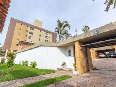 Casa à venda com 500m², 6 quartos, 1 suíte, 8 vagas no bairro Menino Deus em Porto Alegre - Foto 2