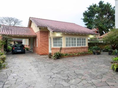 Casa à venda com 231m², 4 quartos, 1 suíte, 3 vagas no bairro Tristeza em Porto Alegre - Foto 3