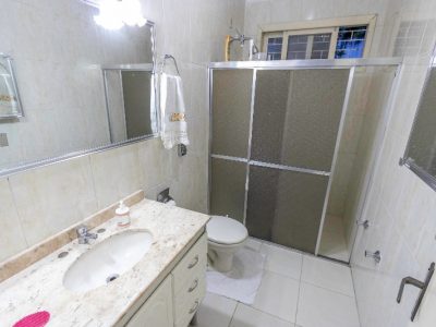 Casa à venda com 231m², 4 quartos, 1 suíte, 3 vagas no bairro Tristeza em Porto Alegre - Foto 25