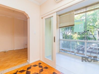 Apartamento à venda com 143m², 3 quartos, 1 suíte, 1 vaga no bairro Moinhos de Vento em Porto Alegre - Foto 6