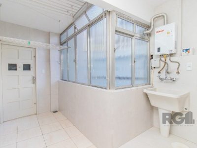 Apartamento à venda com 143m², 3 quartos, 1 suíte, 1 vaga no bairro Moinhos de Vento em Porto Alegre - Foto 10