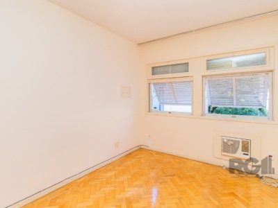 Apartamento à venda com 143m², 3 quartos, 1 suíte, 1 vaga no bairro Moinhos de Vento em Porto Alegre - Foto 11