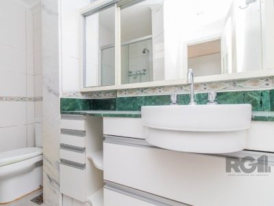 Apartamento à venda com 143m², 3 quartos, 1 suíte, 1 vaga no bairro Moinhos de Vento em Porto Alegre - Foto 13