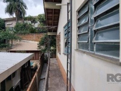 Casa à venda com 360m², 4 quartos, 2 suítes, 5 vagas no bairro Chácara das Pedras em Porto Alegre - Foto 24