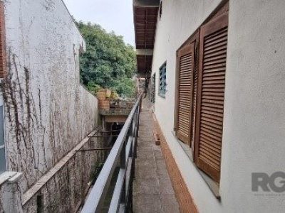 Casa à venda com 360m², 4 quartos, 2 suítes, 5 vagas no bairro Chácara das Pedras em Porto Alegre - Foto 26