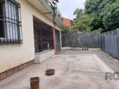 Casa à venda com 360m², 4 quartos, 2 suítes, 5 vagas no bairro Chácara das Pedras em Porto Alegre - Foto 39