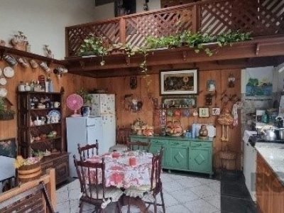 Casa à venda com 360m², 4 quartos, 2 suítes, 5 vagas no bairro Chácara das Pedras em Porto Alegre - Foto 46