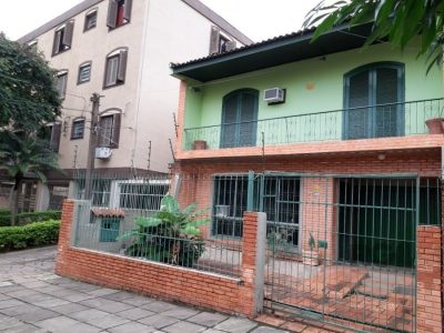 Casa à venda com 130m², 3 quartos, 1 suíte, 5 vagas no bairro Jardim Botânico em Porto Alegre - Foto 2