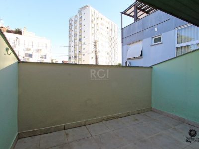 Casa à venda com 277m², 3 quartos, 1 suíte, 3 vagas no bairro Medianeira em Porto Alegre - Foto 8