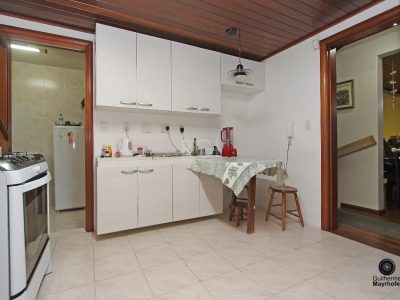 Casa à venda com 277m², 3 quartos, 1 suíte, 3 vagas no bairro Medianeira em Porto Alegre - Foto 56