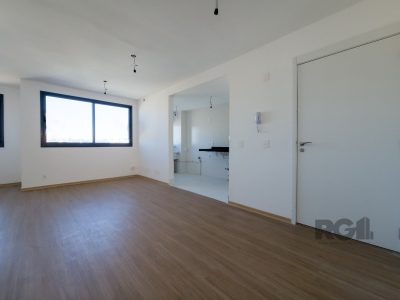 Apartamento à venda com 71m², 2 quartos, 1 suíte, 1 vaga no bairro Azenha em Porto Alegre - Foto 4