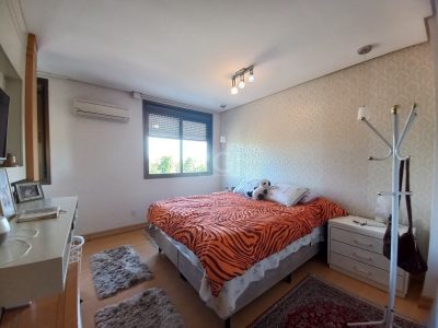 Apartamento à venda com 180m², 4 quartos, 3 suítes, 2 vagas no bairro Centro Histórico em Porto Alegre - Foto 13