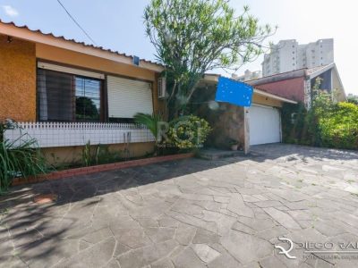 Casa à venda com 243m², 3 quartos, 1 suíte, 2 vagas no bairro Jardim Lindóia em Porto Alegre - Foto 19