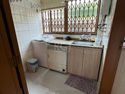 Apartamento à venda com 121m², 3 quartos, 1 suíte, 2 vagas no bairro Vila Ipiranga em Porto Alegre - Foto 3