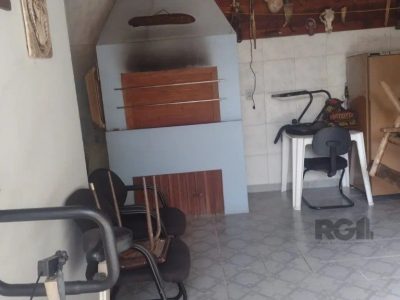 Casa à venda com 169m², 3 quartos, 1 suíte, 2 vagas no bairro Vila Ipiranga em Porto Alegre - Foto 9