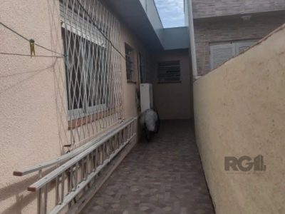 Casa à venda com 169m², 3 quartos, 1 suíte, 2 vagas no bairro Vila Ipiranga em Porto Alegre - Foto 19