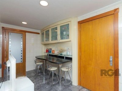 Apartamento à venda com 138m², 3 quartos, 1 suíte, 1 vaga no bairro Três Figueiras em Porto Alegre - Foto 8