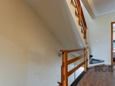 Casa à venda com 231m², 3 quartos, 2 suítes, 2 vagas no bairro Jardim Itu em Porto Alegre - Foto 9