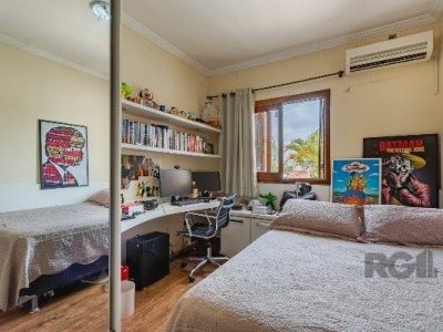 Casa à venda com 231m², 3 quartos, 2 suítes, 2 vagas no bairro Jardim Itu em Porto Alegre - Foto 16