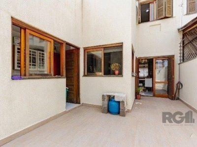 Casa à venda com 231m², 3 quartos, 2 suítes, 2 vagas no bairro Jardim Itu em Porto Alegre - Foto 19