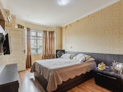 Casa à venda com 231m², 3 quartos, 2 suítes, 2 vagas no bairro Jardim Itu em Porto Alegre - Foto 15