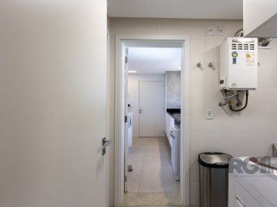 Apartamento à venda com 230m², 3 quartos, 3 suítes, 3 vagas no bairro Menino Deus em Porto Alegre - Foto 30