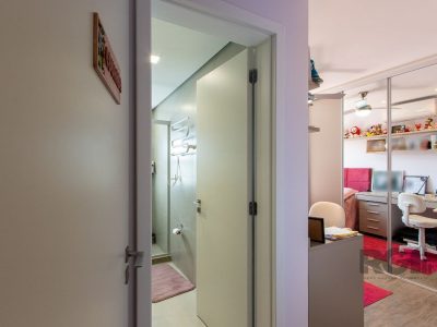 Apartamento à venda com 230m², 3 quartos, 3 suítes, 3 vagas no bairro Menino Deus em Porto Alegre - Foto 31