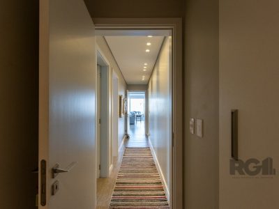 Apartamento à venda com 230m², 3 quartos, 3 suítes, 3 vagas no bairro Menino Deus em Porto Alegre - Foto 49