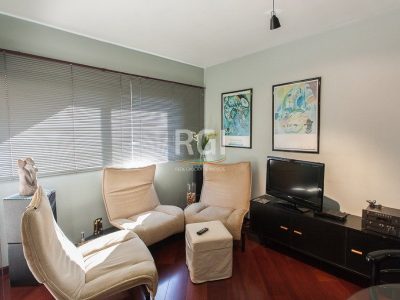 Apartamento à venda com 122m², 3 quartos, 2 vagas no bairro Petrópolis em Porto Alegre - Foto 2