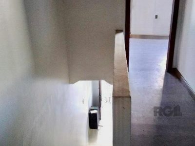 Casa à venda com 250m², 3 quartos, 1 suíte, 3 vagas no bairro Rio Branco em Porto Alegre - Foto 14