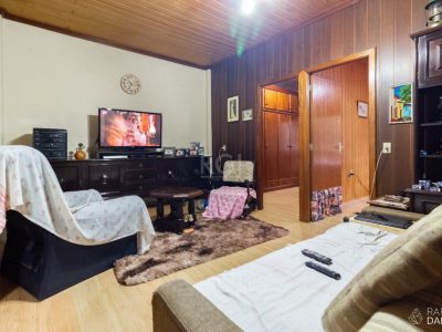 Casa à venda com 110m², 2 quartos, 4 vagas no bairro Mont Serrat em Porto Alegre - Foto 3