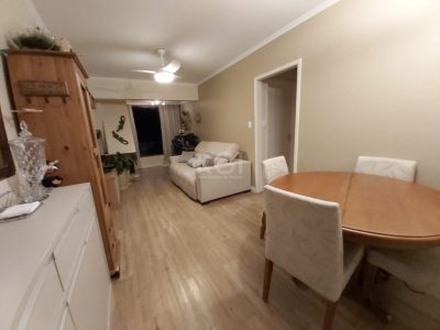 Apartamento à venda com 83m², 3 quartos, 1 vaga no bairro Santana em Porto Alegre - Foto 3