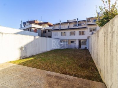 Casa Condominio à venda com 283m², 4 quartos, 4 suítes, 3 vagas no bairro Chácara das Pedras em Porto Alegre - Foto 23