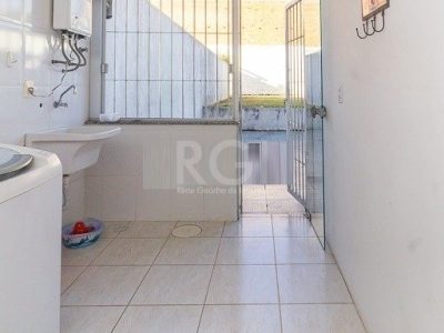 Casa Condominio à venda com 283m², 4 quartos, 4 suítes, 3 vagas no bairro Chácara das Pedras em Porto Alegre - Foto 32