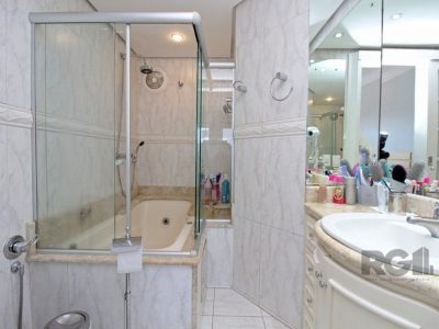 Apartamento à venda com 109m², 3 quartos, 1 suíte, 1 vaga no bairro Cristo Redentor em Porto Alegre - Foto 11