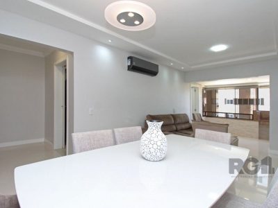 Apartamento à venda com 109m², 3 quartos, 1 suíte, 1 vaga no bairro Cristo Redentor em Porto Alegre - Foto 2