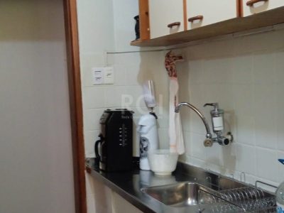 Apartamento à venda com 70m², 2 quartos no bairro Farroupilha em Porto Alegre - Foto 3