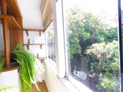 Apartamento à venda com 110m², 3 quartos, 1 vaga no bairro Rio Branco em Porto Alegre - Foto 2