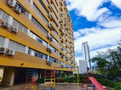 Apartamento à venda com 138m², 3 quartos, 1 suíte, 2 vagas no bairro Petrópolis em Porto Alegre - Foto 23