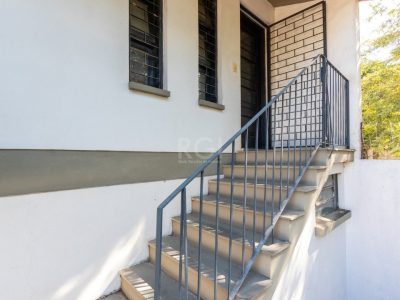 Casa à venda com 286m², 2 quartos, 1 suíte, 3 vagas no bairro Santa Tereza em Porto Alegre - Foto 3