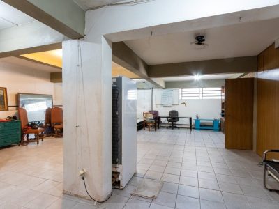 Casa à venda com 286m², 2 quartos, 1 suíte, 3 vagas no bairro Santa Tereza em Porto Alegre - Foto 49