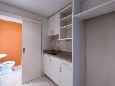 Conjunto/Sala à venda com 72m² no bairro Praia de Belas em Porto Alegre - Foto 4