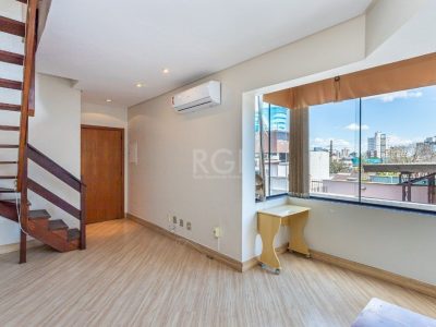 Cobertura à venda com 135m², 2 quartos, 2 vagas no bairro Petrópolis em Porto Alegre - Foto 2