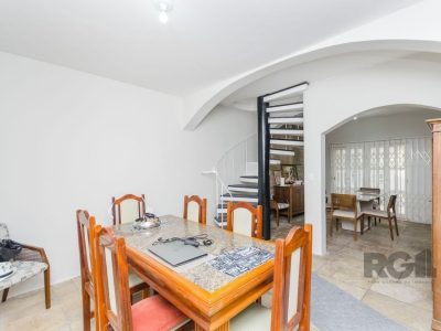 Casa à venda com 224m², 4 quartos, 4 vagas no bairro Três Figueiras em Porto Alegre - Foto 7