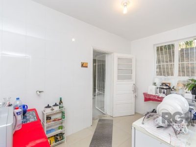 Casa à venda com 224m², 4 quartos, 4 vagas no bairro Três Figueiras em Porto Alegre - Foto 25