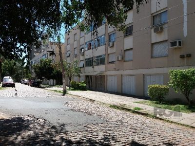 Apartamento à venda com 78m², 3 quartos no bairro Passo d'Areia em Porto Alegre - Foto 2