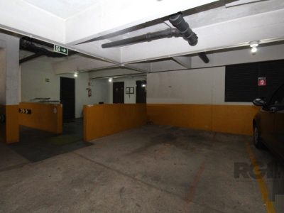 Apartamento à venda com 182m², 3 quartos, 1 suíte, 2 vagas no bairro Moinhos de Vento em Porto Alegre - Foto 16