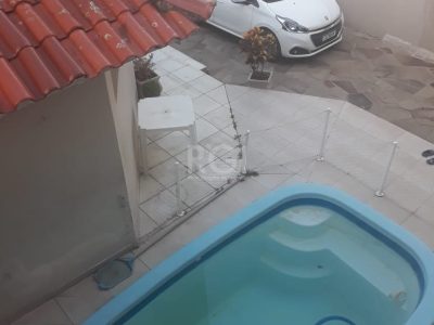 Casa à venda com 190m², 3 quartos, 3 vagas no bairro Medianeira em Porto Alegre - Foto 33