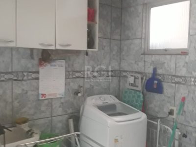 Casa à venda com 190m², 3 quartos, 3 vagas no bairro Medianeira em Porto Alegre - Foto 8